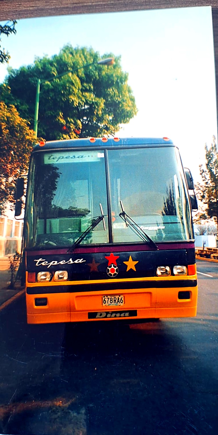 Autobús DINA clásico de Tepesa, vista frontal